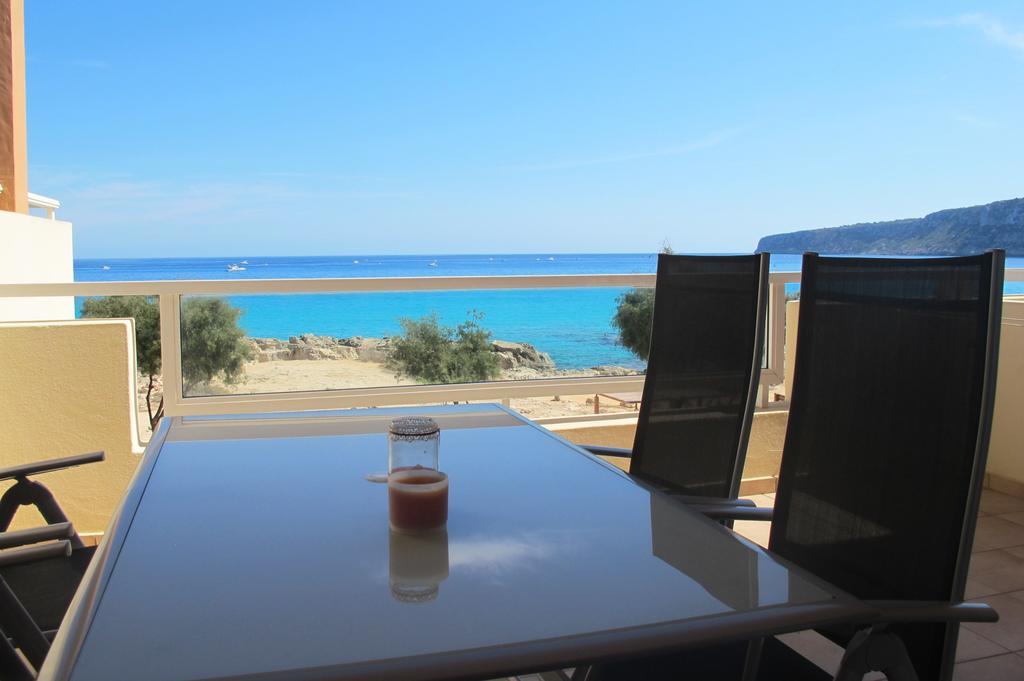 Astbury Apartments Ses Basses Es Calo  Εξωτερικό φωτογραφία
