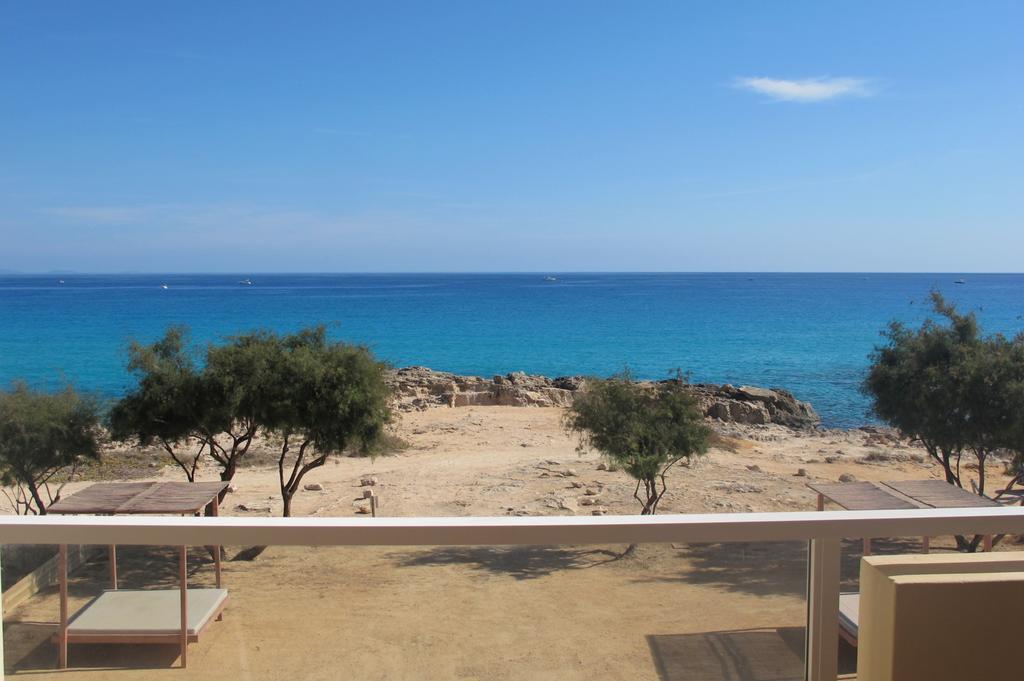 Astbury Apartments Ses Basses Es Calo  Εξωτερικό φωτογραφία